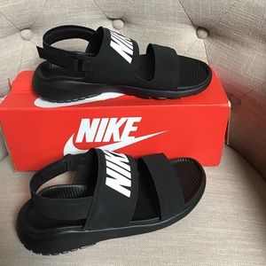 Nike Tanjun Sandals